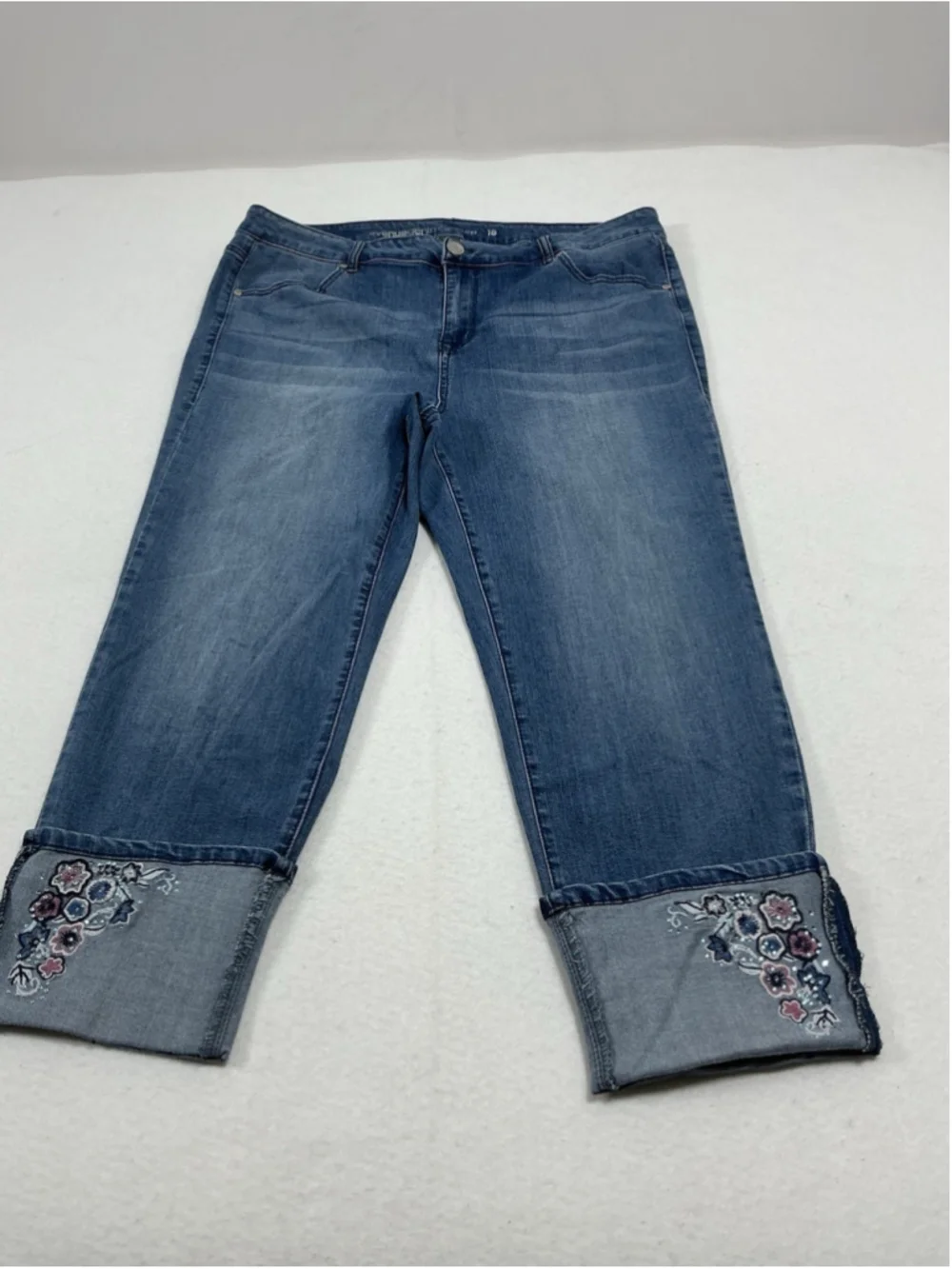 Woman’s Excellent Condition Avenue Blue Denim Jeans 18 Embroidered - Picture 3 of 8